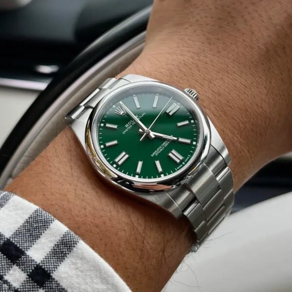OYSTER PERPETUAL 124300 Series（green dial） - Image 3